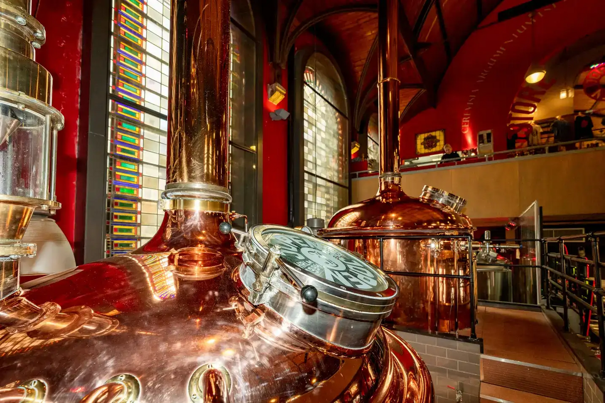 De ketels van Jopen in de tot brouwerij omgebouwde kerk