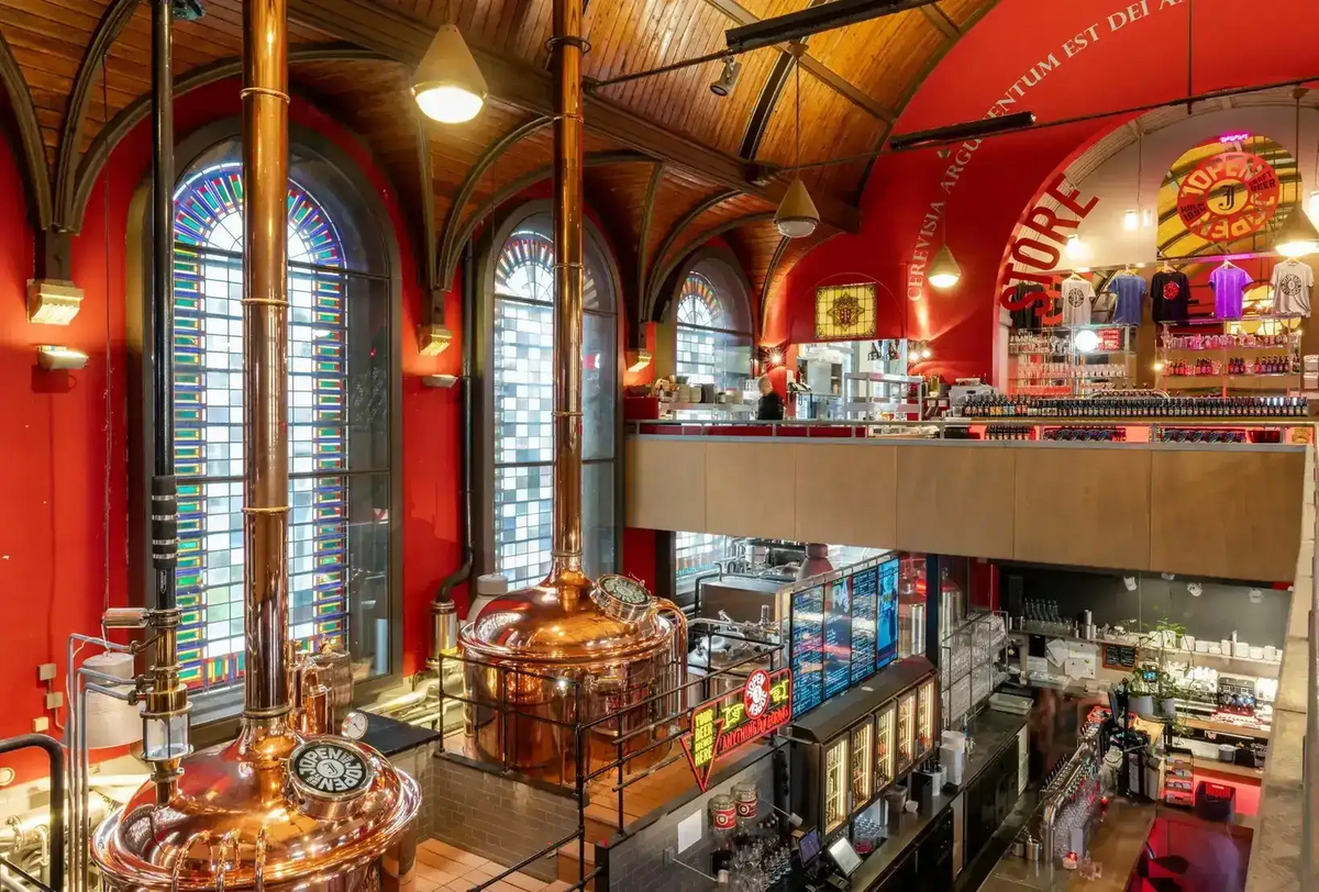 De Jopenkerk is een van de populairste cafés onder bierliefhebbers